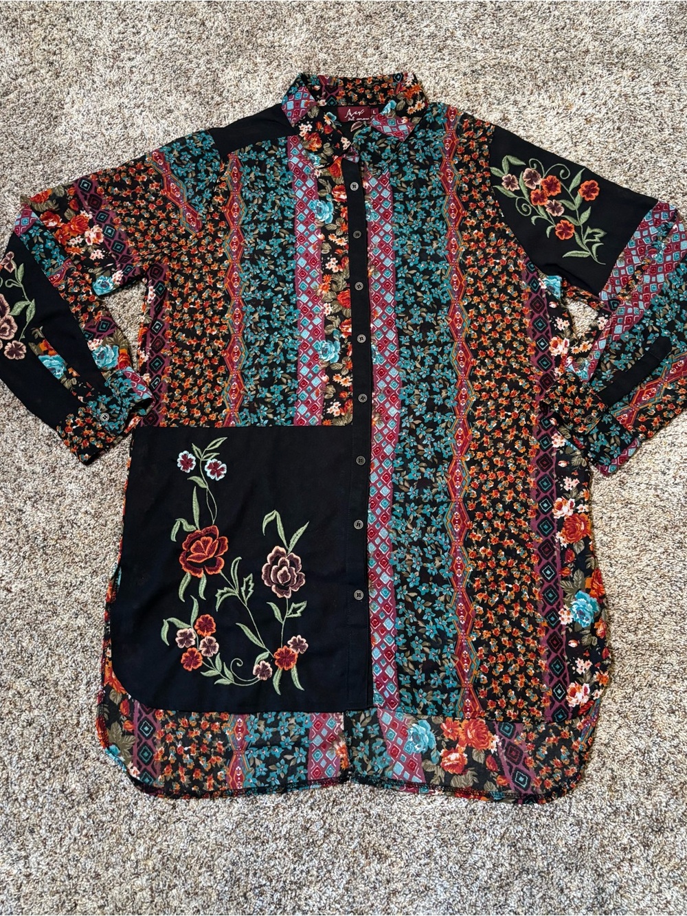 318. Avani del Amour Bohemian Button-down Top, Size L